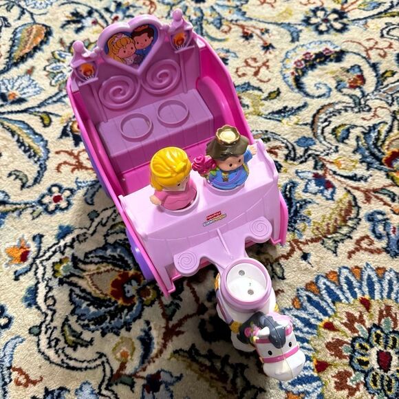 Fisher Price Little People Prince & Princess Royal Wedding Carriage & Horse - Picture 2 of 3